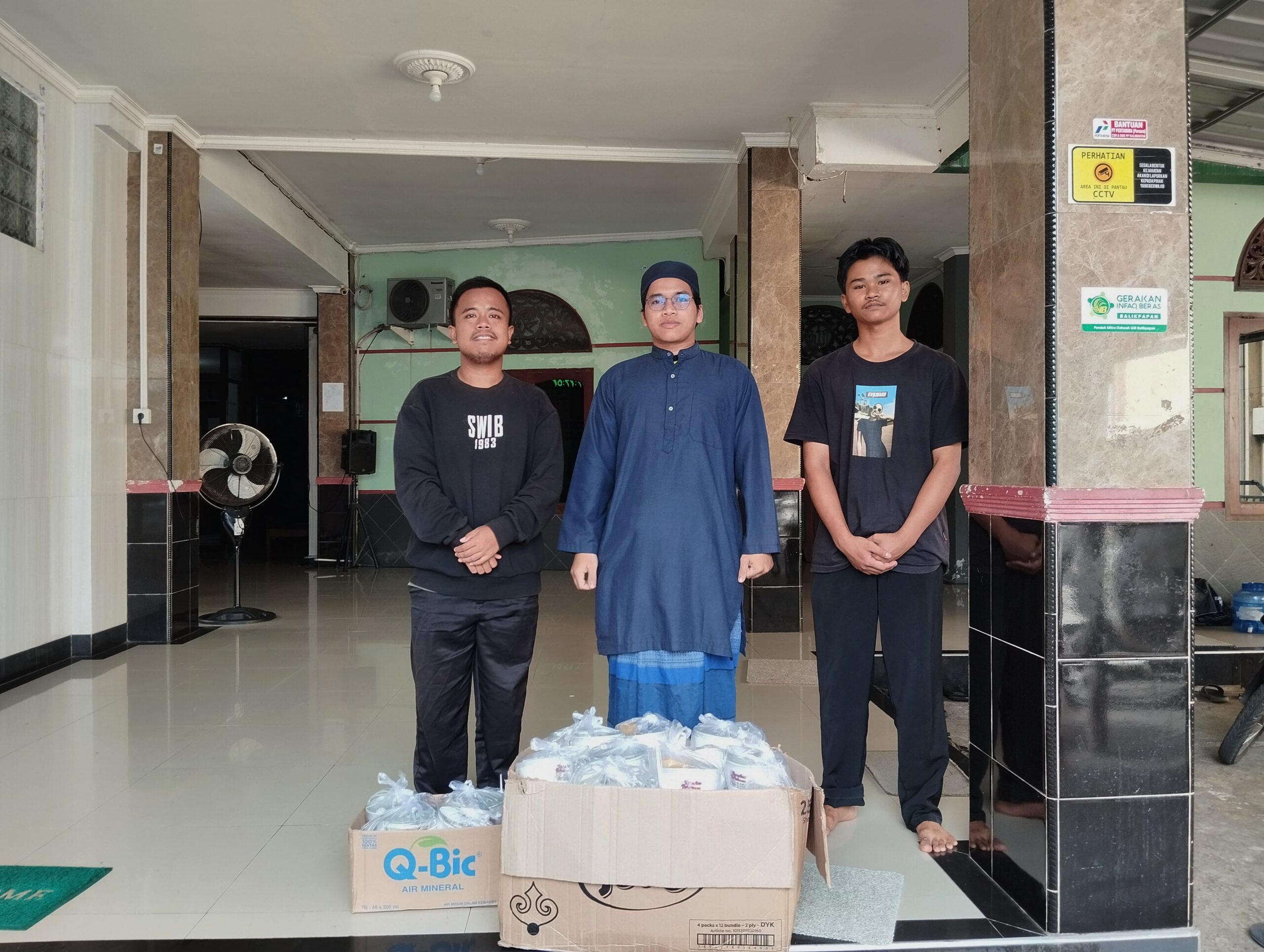 IGS Community Care Day 6: 150 Ricebowl Tersalurkan ke Tiga Masjid Sekitar Sekolah